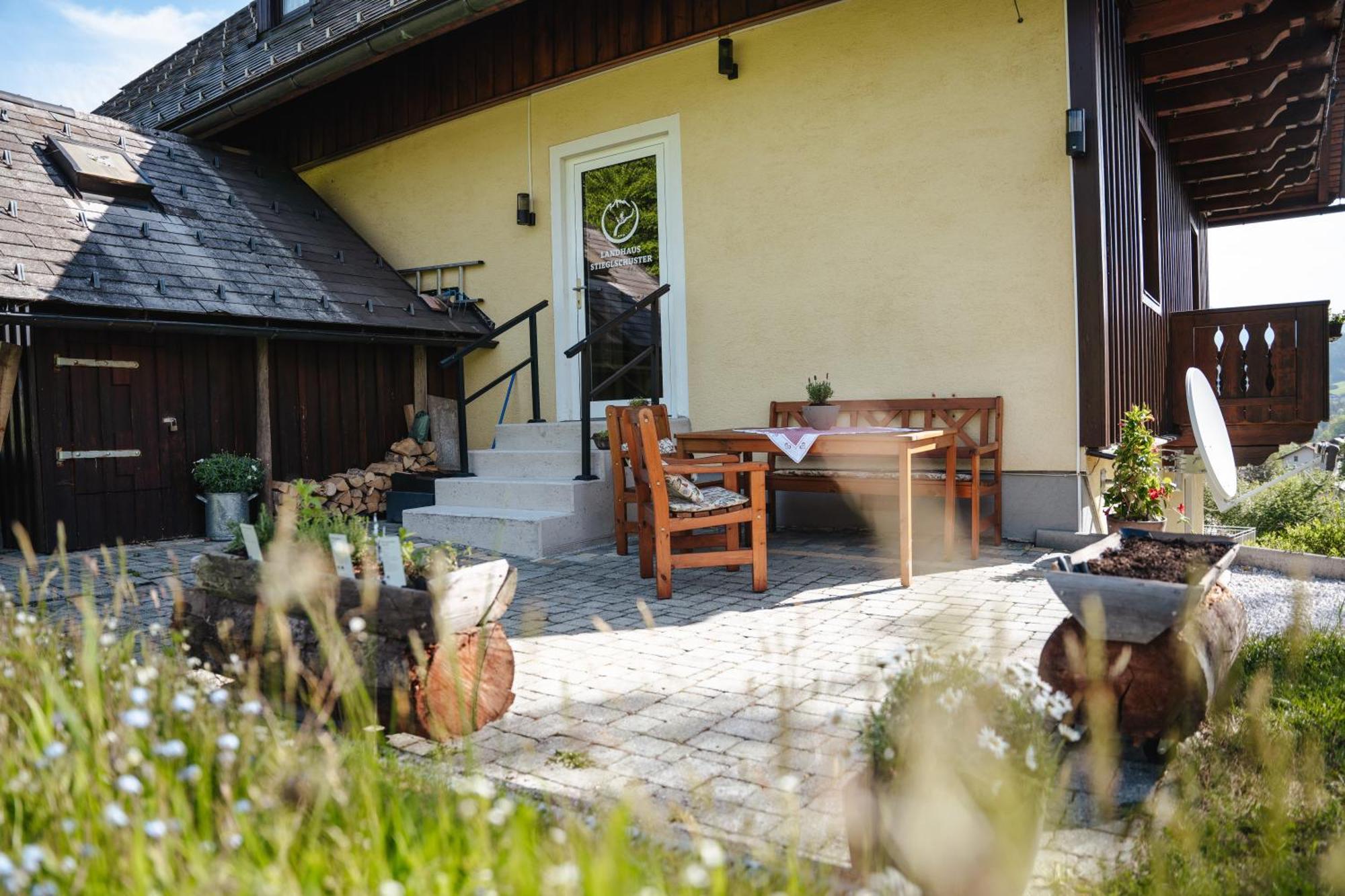 Landhaus Stieglschuster Apartment Irdning Exterior photo